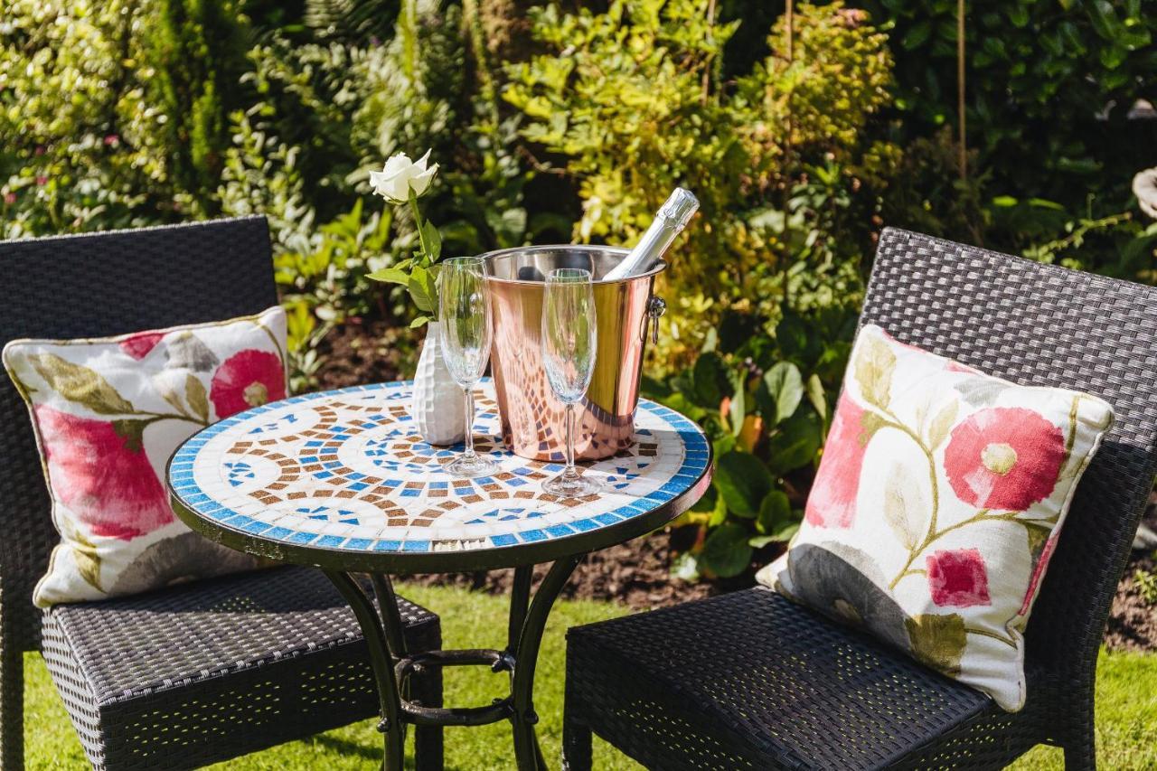 Wheatlands Lodge-Windermere - Guest House Of The Year 2024 - Adult Only - Free Car Park Экстерьер фото